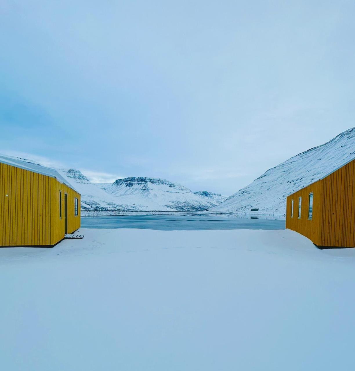 Fisk Club Cottages - Captain'S House Sudureyri Exteriör bild